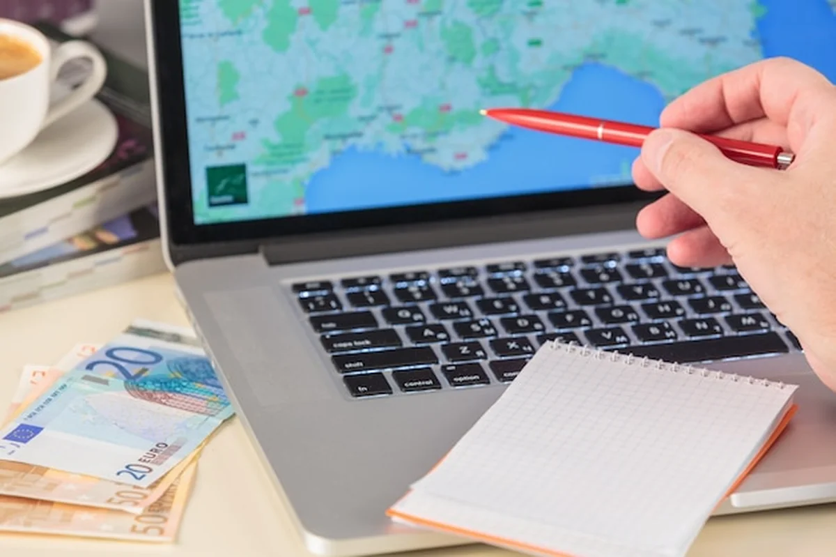 Planowanie podróży z komputerem przez internet
